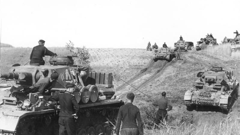 Avanzata carri armati nella steppa