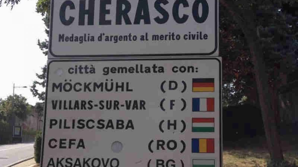 città_gemelle copertina