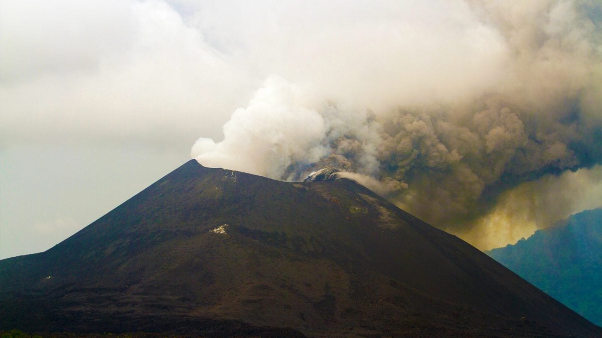 anak krakatoa 4 eruzioni
