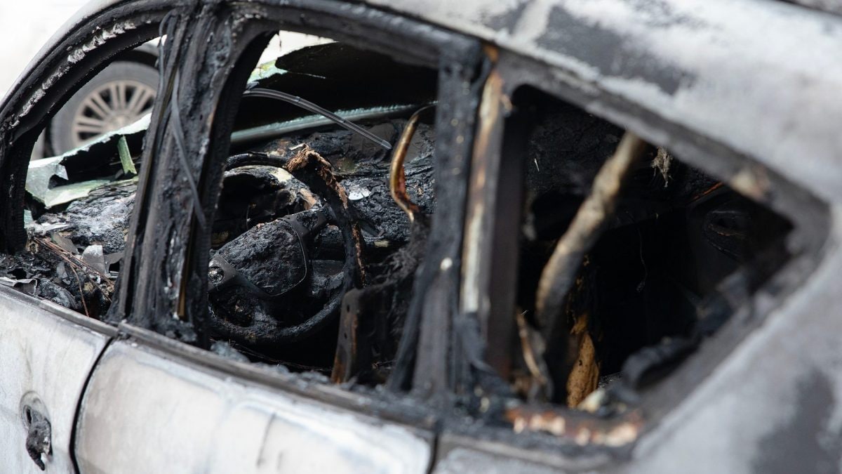 auto bruciata napoli