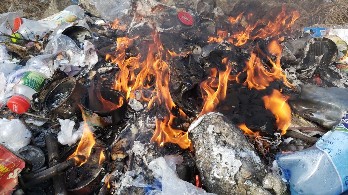 discarica incendio palermo