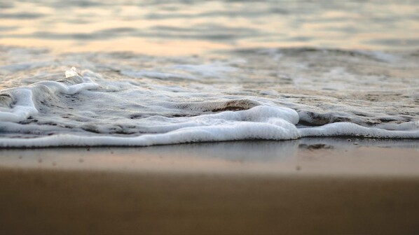 perche si forma la schiuma al mare