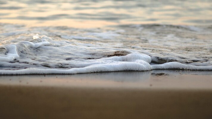 perche si forma la schiuma al mare