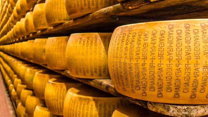 chip parmigiano reggiano