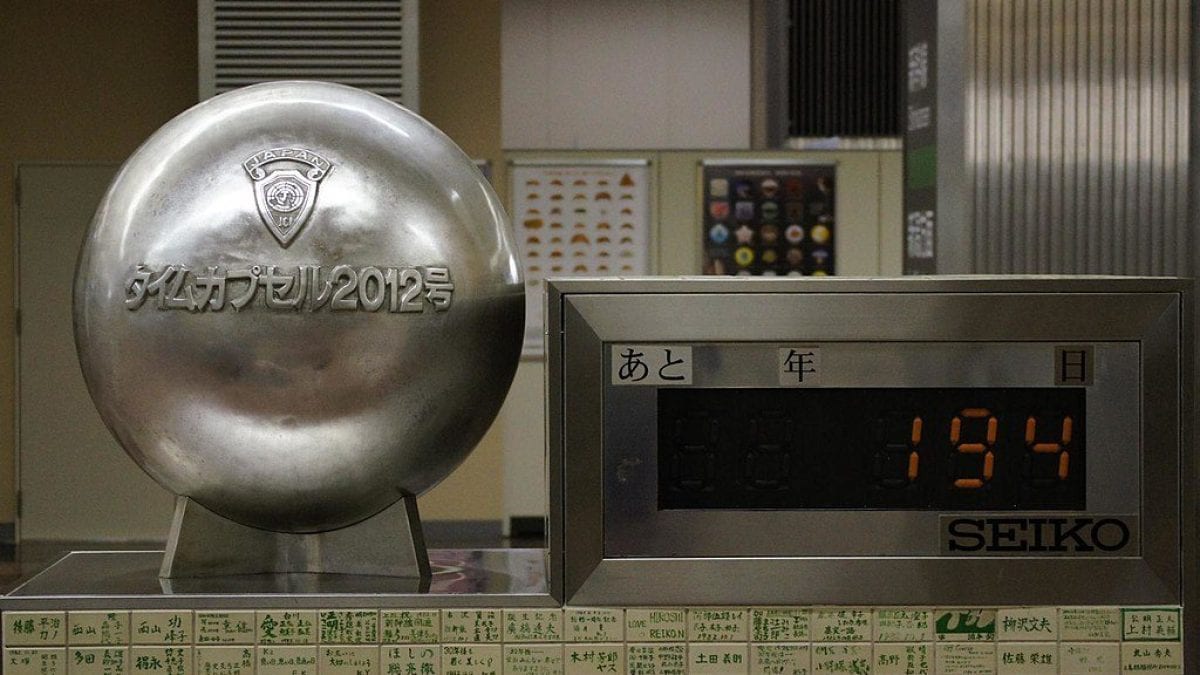 Capsula del tempo alla stazione di Nagaoka, Giappone
