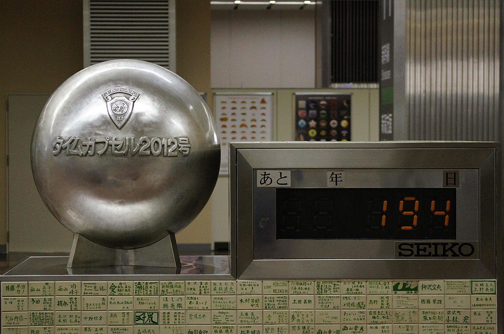Capsula del tempo alla stazione di Nagaoka, Giappone