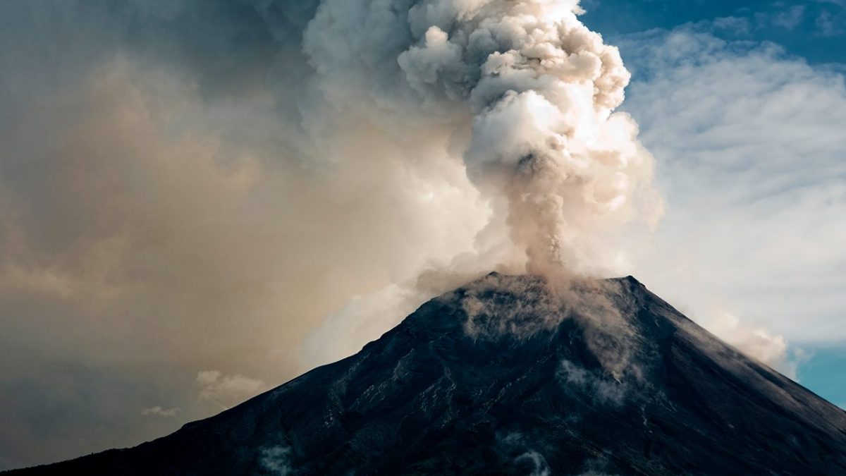 Marapi Eruzione Vulcano Indonesia