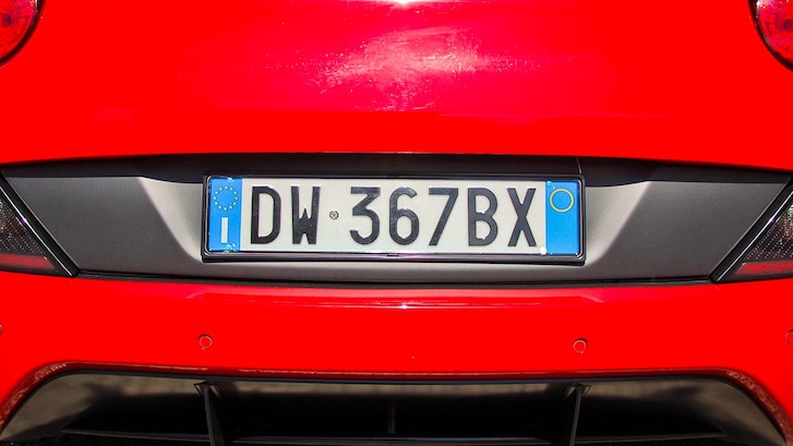 targa automobile italiana