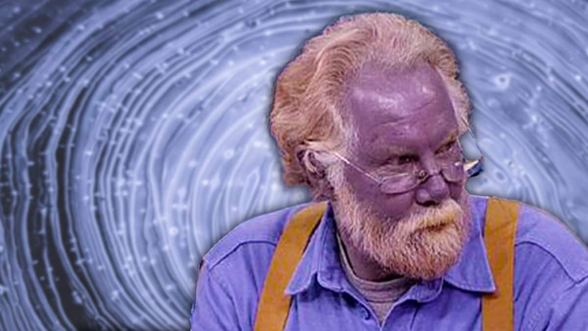 uomo pelle blu