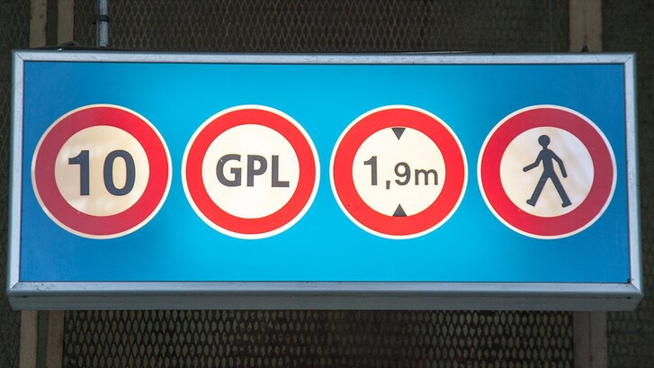 macchine GPL parcheggio sotterraneo divieto