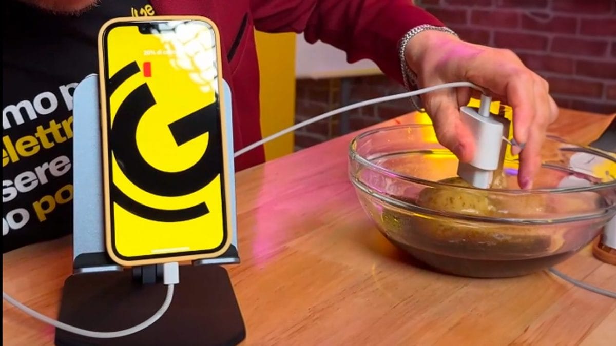 ricaricare cellulare con una patata