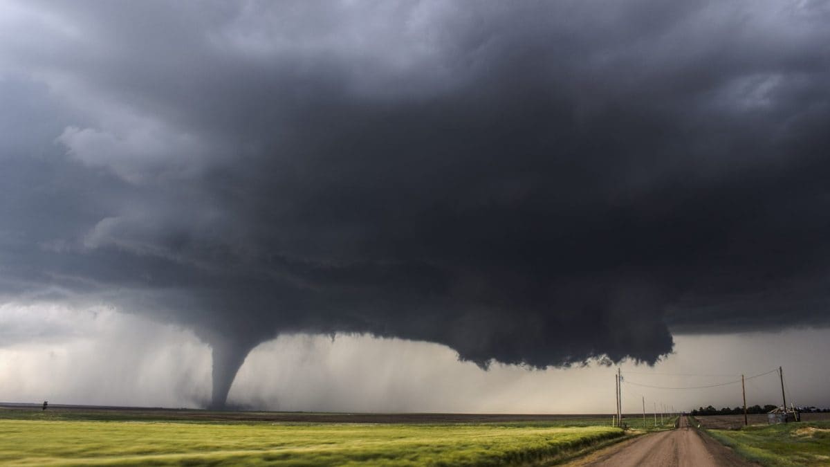 tornado vs uragano