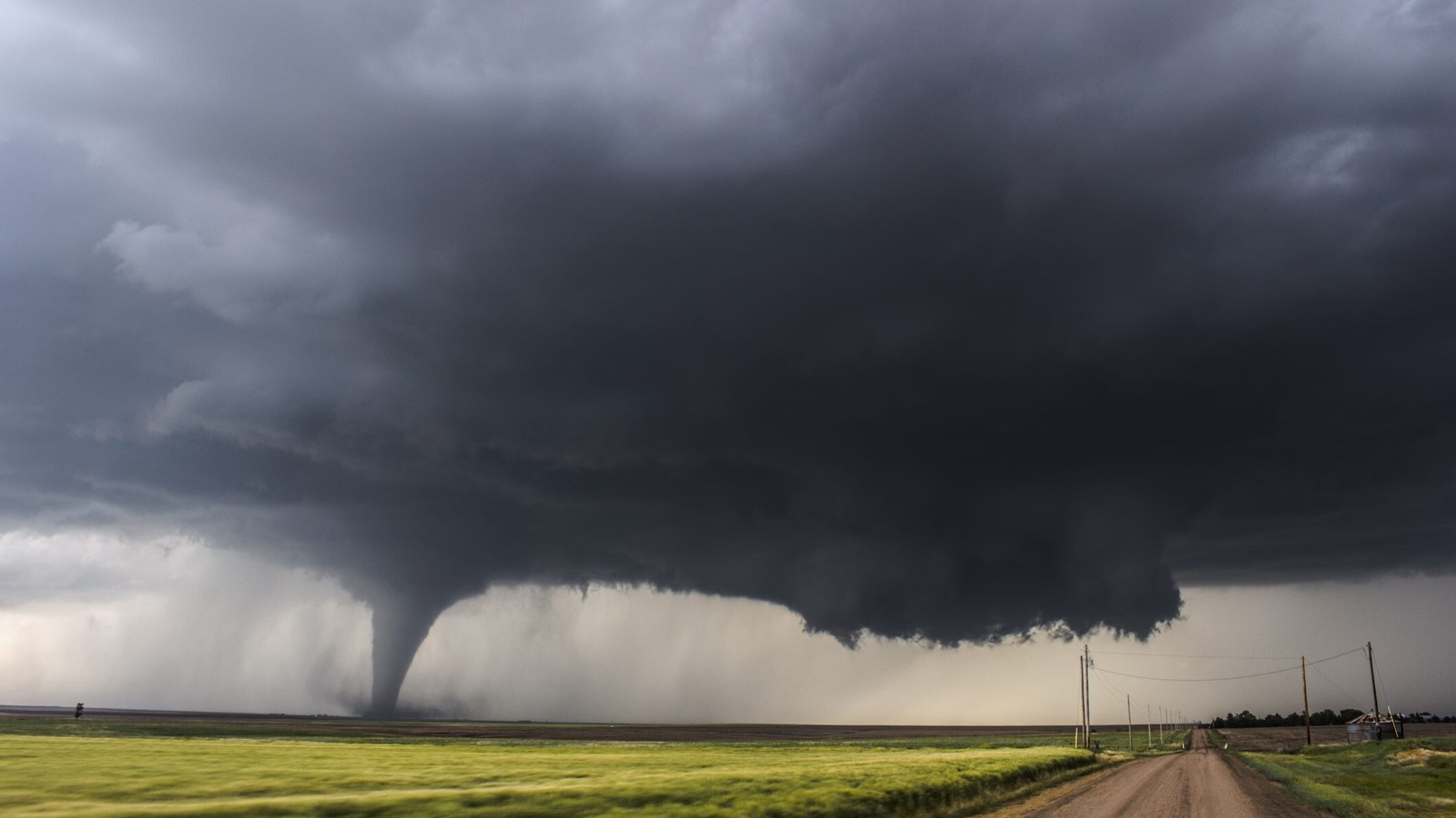 tornado vs uragano