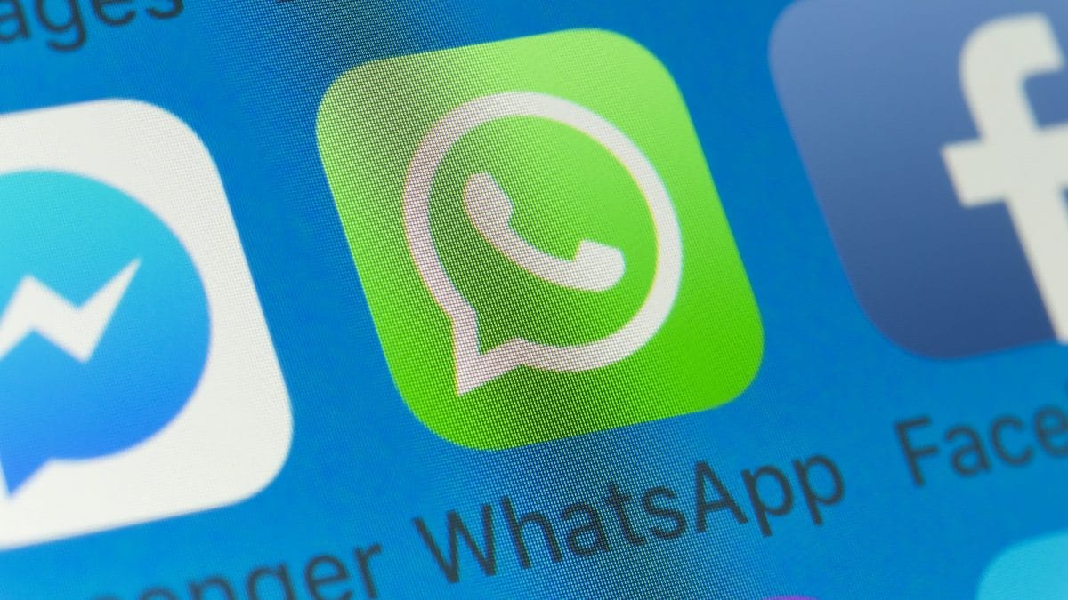 whatsapp editor immagini AI