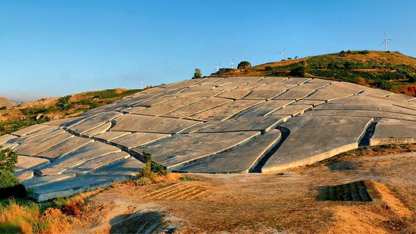 cretto di burri gibellina opera arte piu grande italia