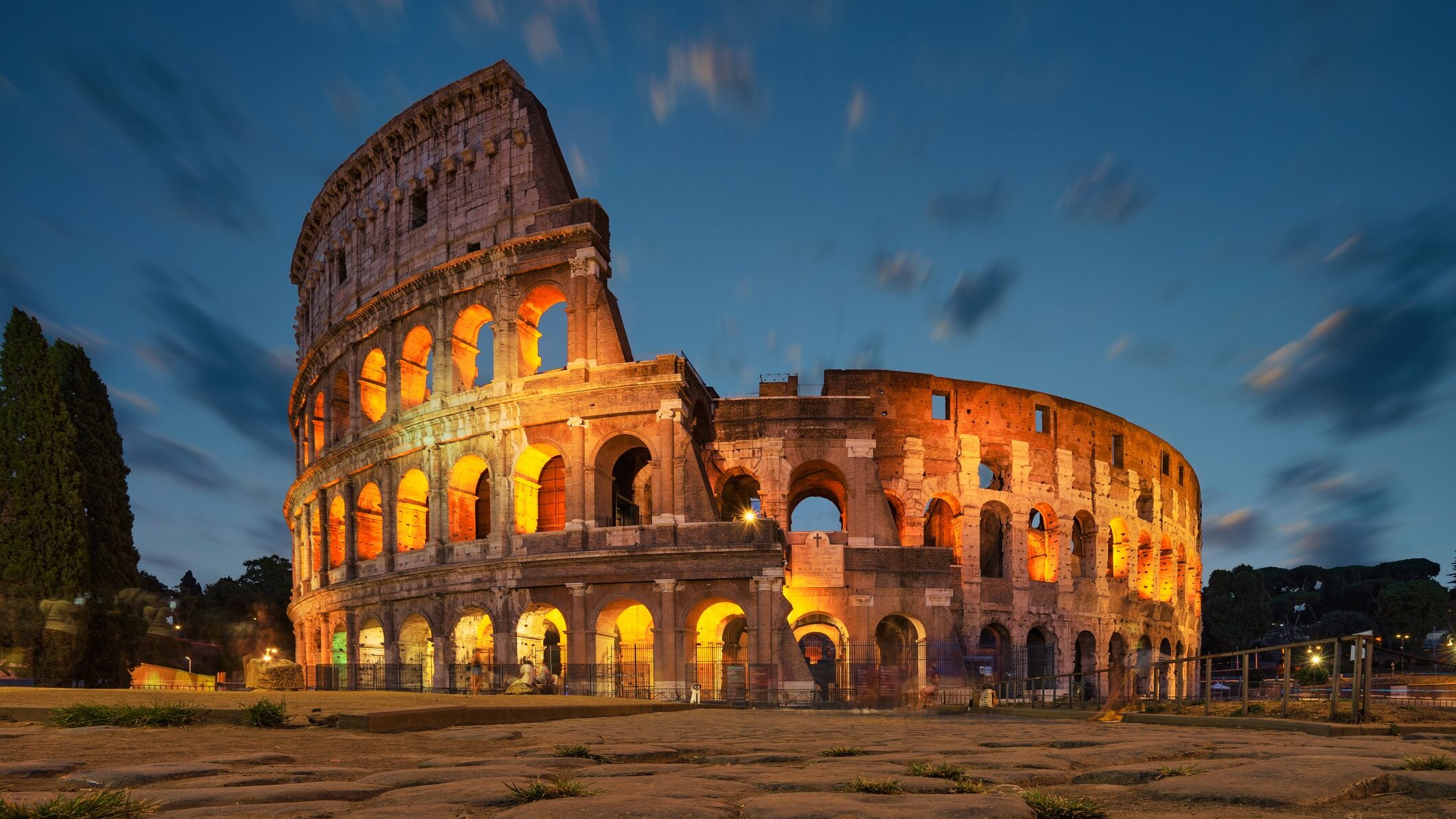 perche colosseo crollato per meta