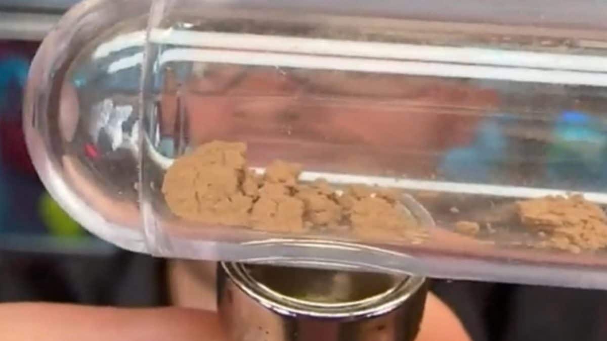 sabbia rossa magnetica