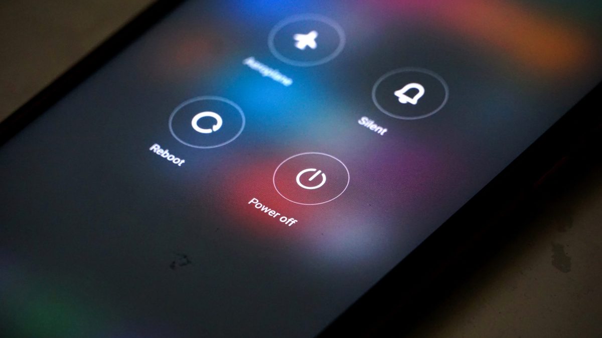 spegnere riavviare smartphone ogni settimana