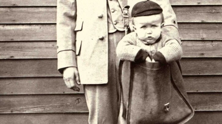 Bambini spediti per posta copertina