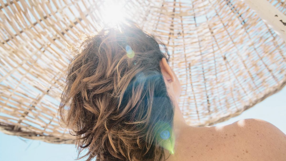 perche i capelli schiariscono al sole