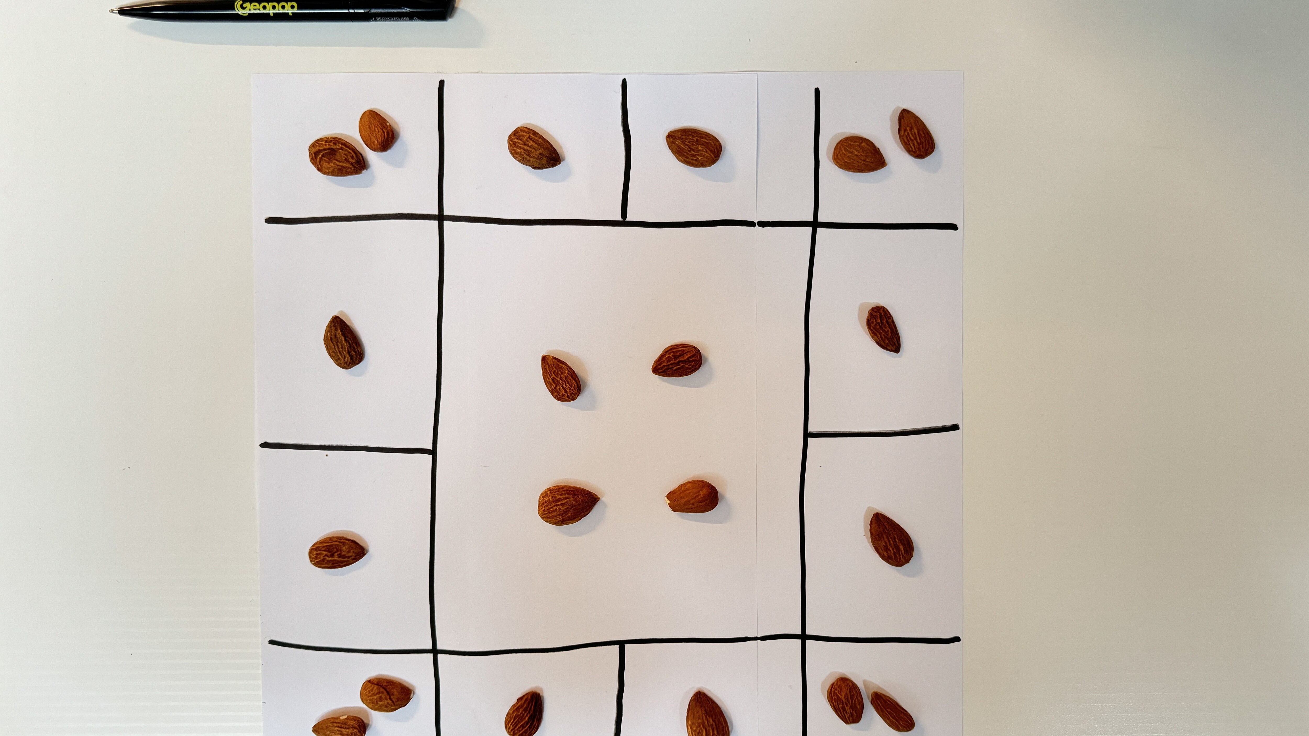 gioco mandorle scompaiono paradosso