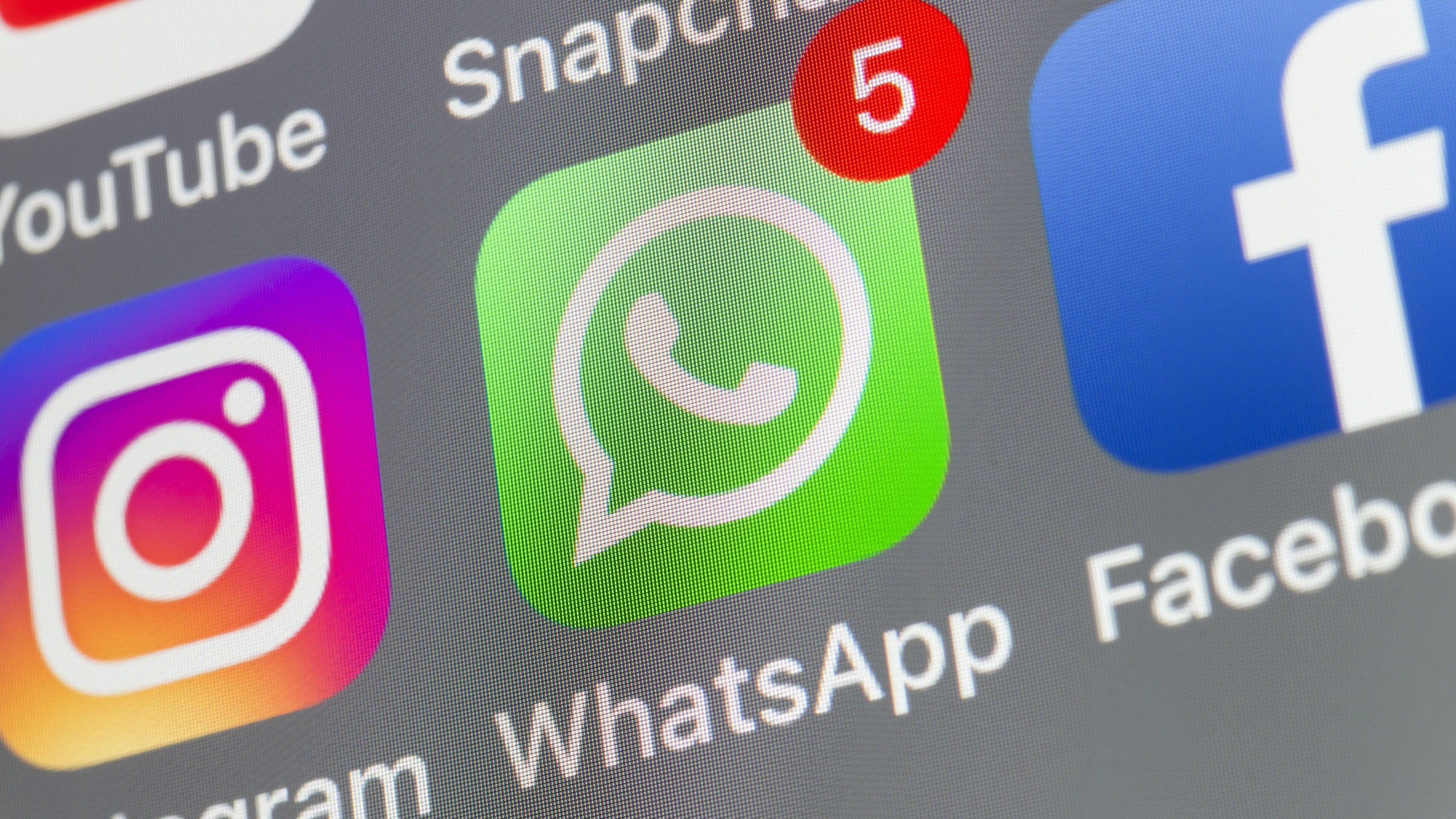 phishing whatsapp facebook