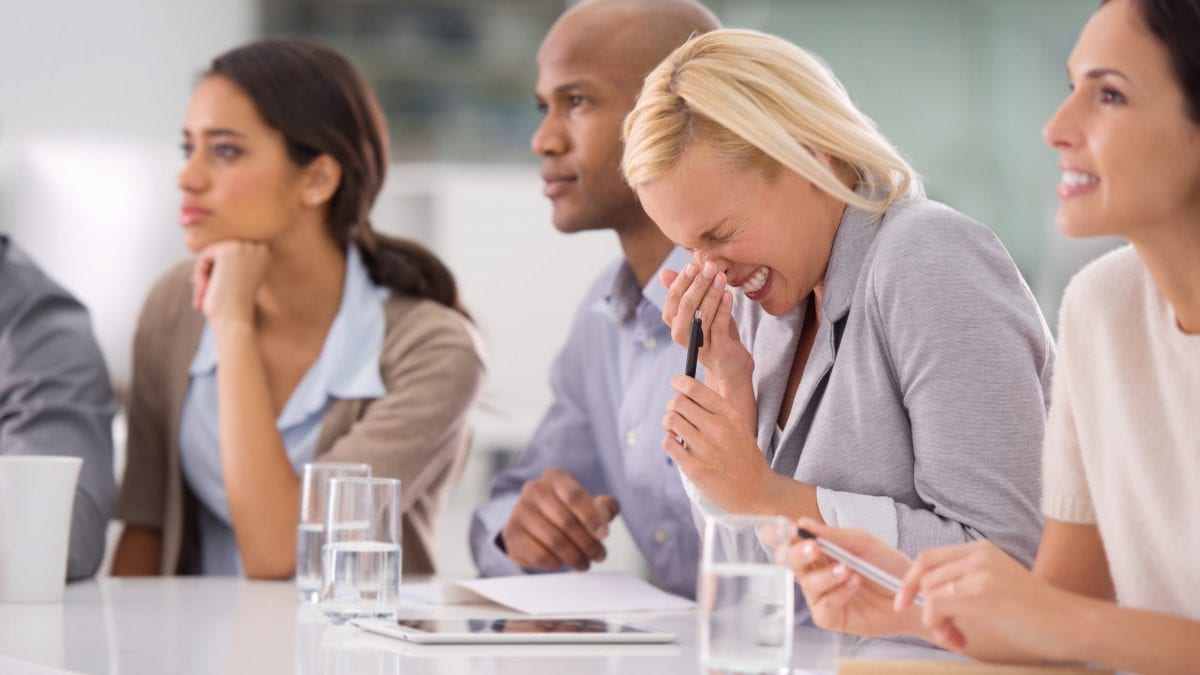 Fa male trattenere uno starnuto