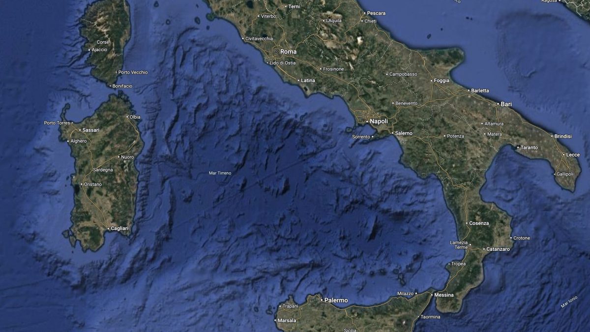mar tirreno oceano