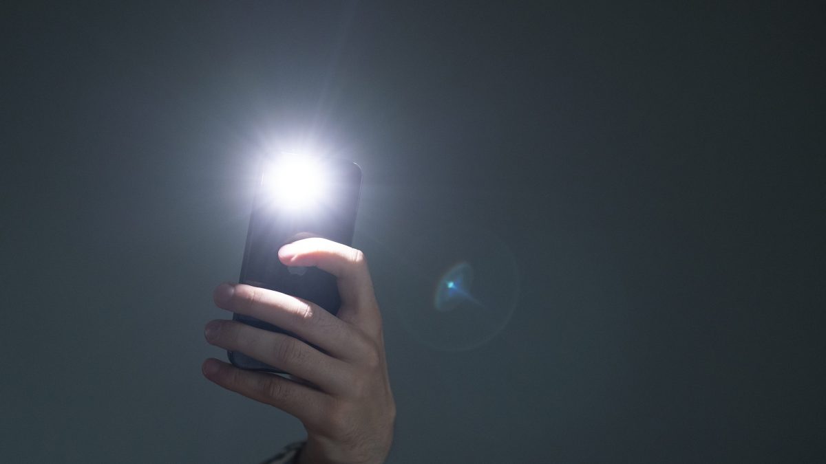 potenziare torcia led smartphone