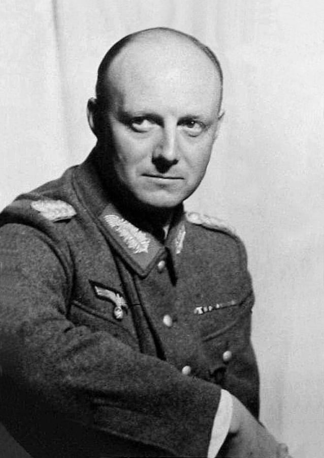 Henning von Tresckow (credits Bundesarchiv)