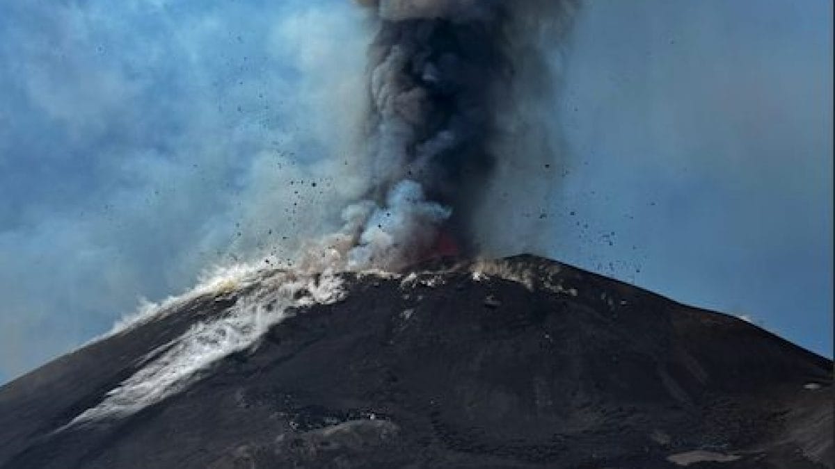eruzione etna 2 giugno