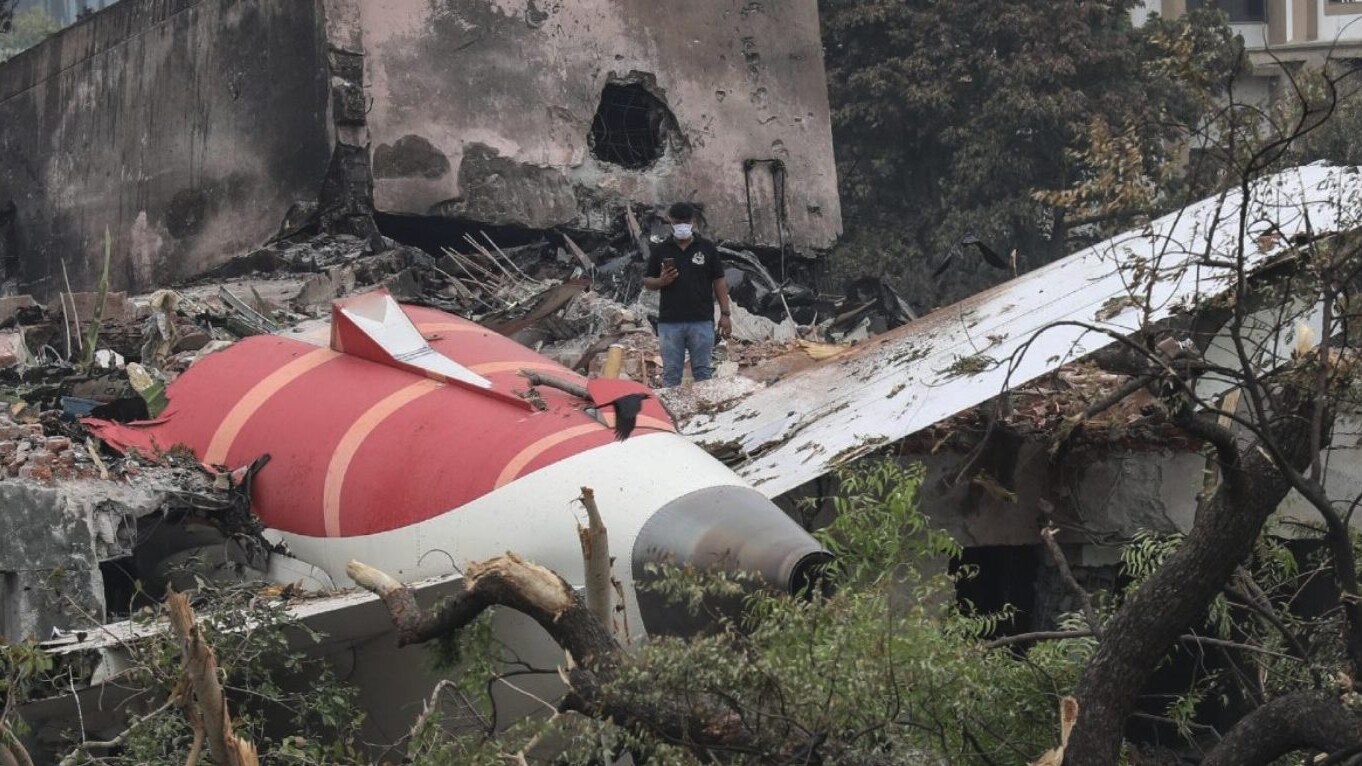 disastro aereo india