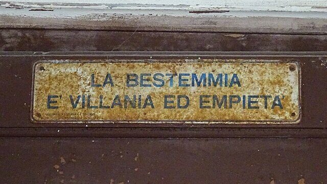 targhetta bestemmia