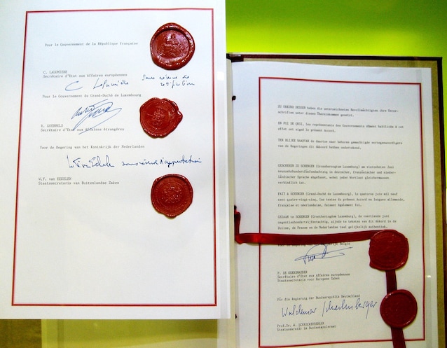 L'accordo del 1985 (Wikimedia Commons)