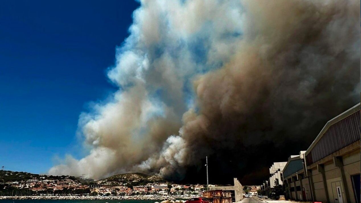 Incendi marsiglia. Credit: Benoît Payan, via X