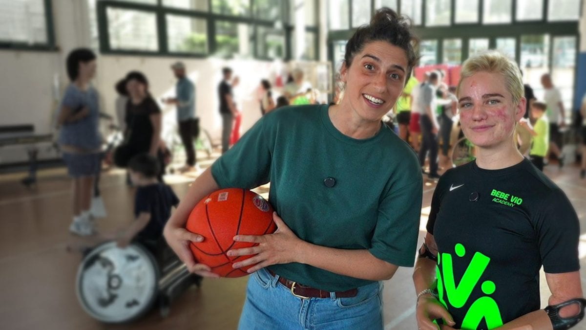 intervista a bebe vio geopop