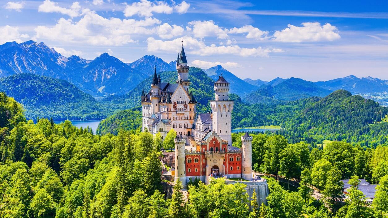 Il Castello di Neuschwanstein in Germania.