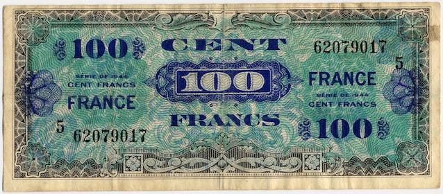 Banconota da 100 franchi emesso dal Governo militare alleato in Francia (Wikimedia Commons)