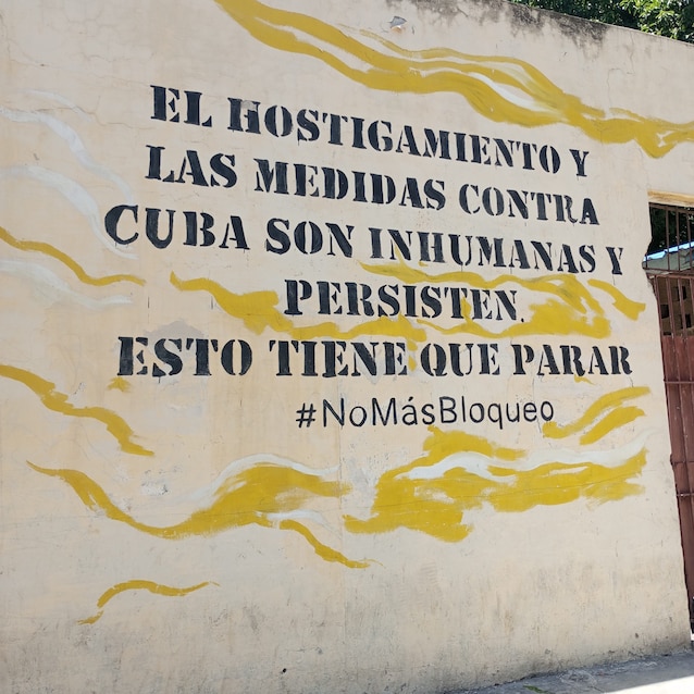 Scritta a Cuba contro l'embargo