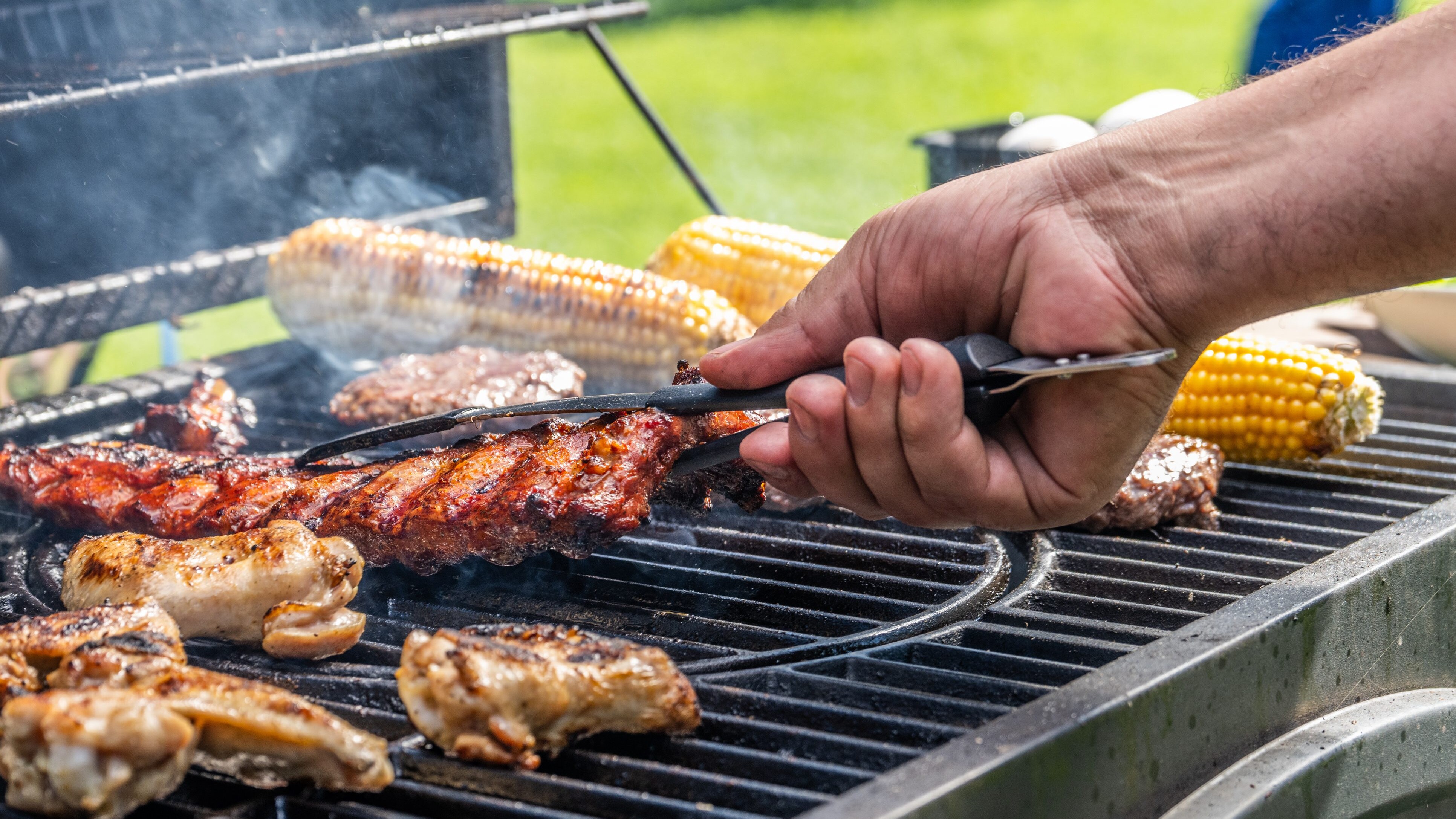 griglia sporco barbecue pulire