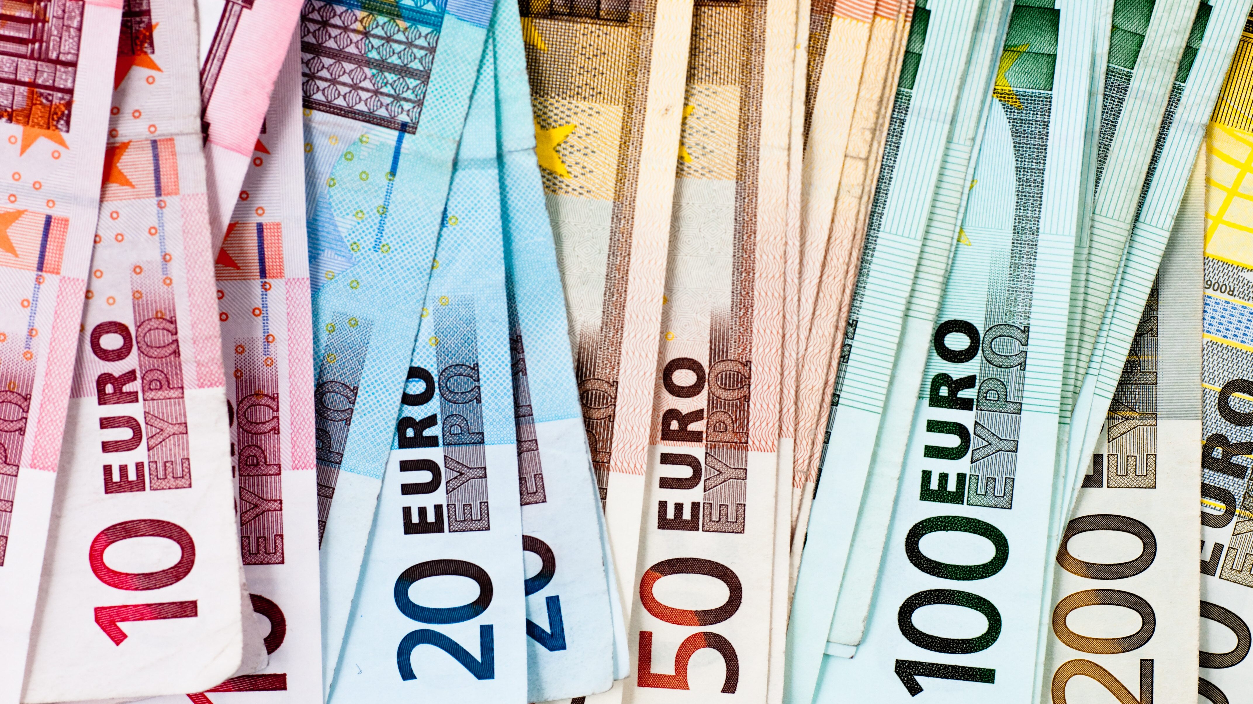 stipendi italia europa