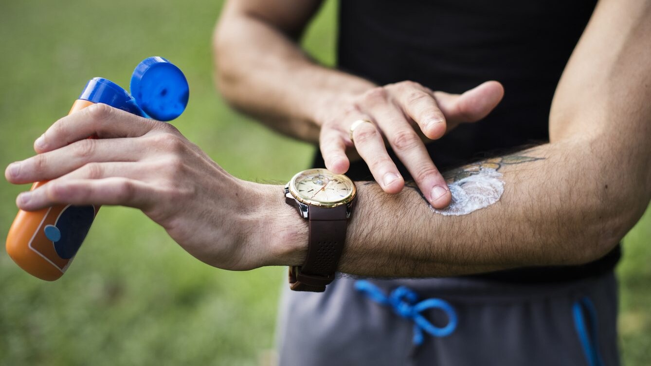 protezione solare tatuaggi