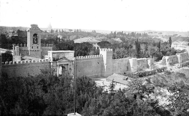 Porta Pia e, nei pressi, la Breccia (Wikimedia Commons)