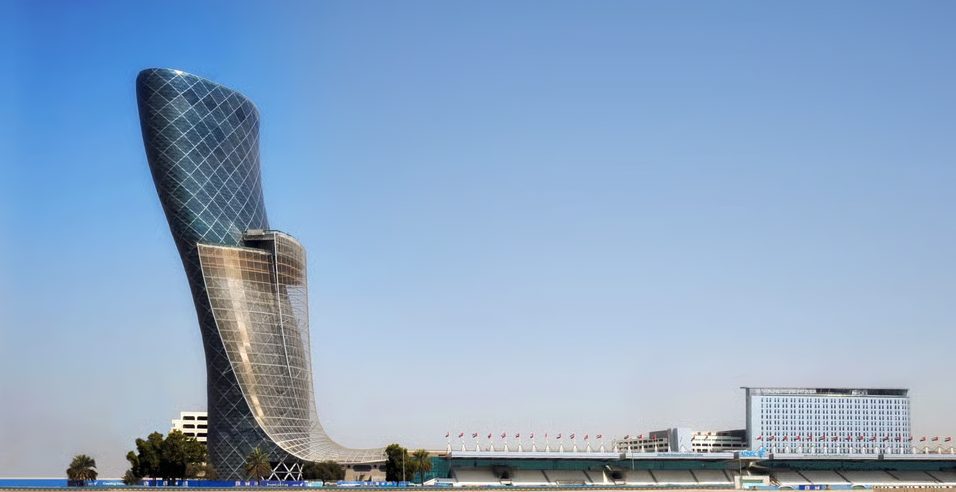 capital-gate-edificio-piu-inclinato-del-mondo
