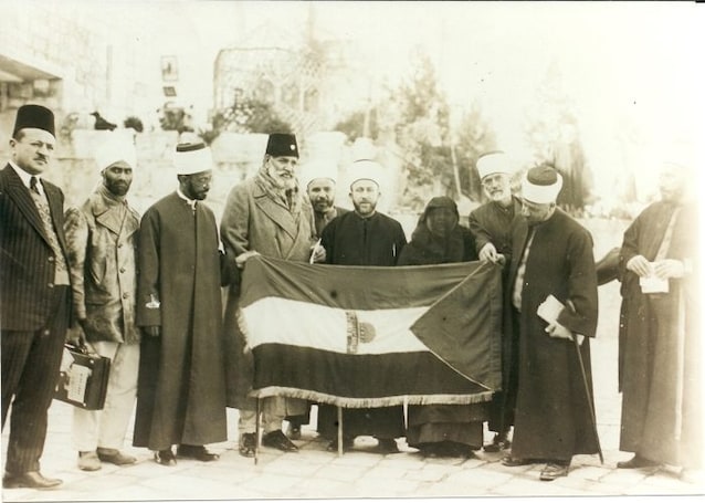 Bandiera palestine con la Cupola della Roccia consegnata nel 1931 a un attivista indiano