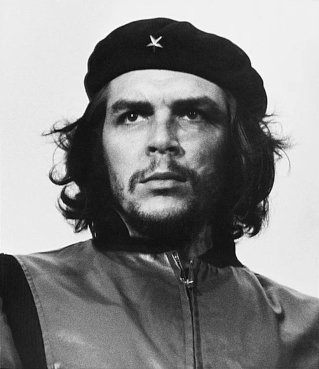 La foto di Korda (Wikimedia Commons)