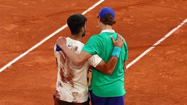 Carlos Alcaraz e Jannik Sinner al Roland Garros. Twitter