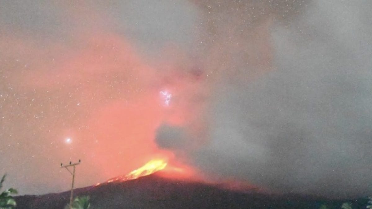 eruzione-laki-laki-vulcano-indonesia