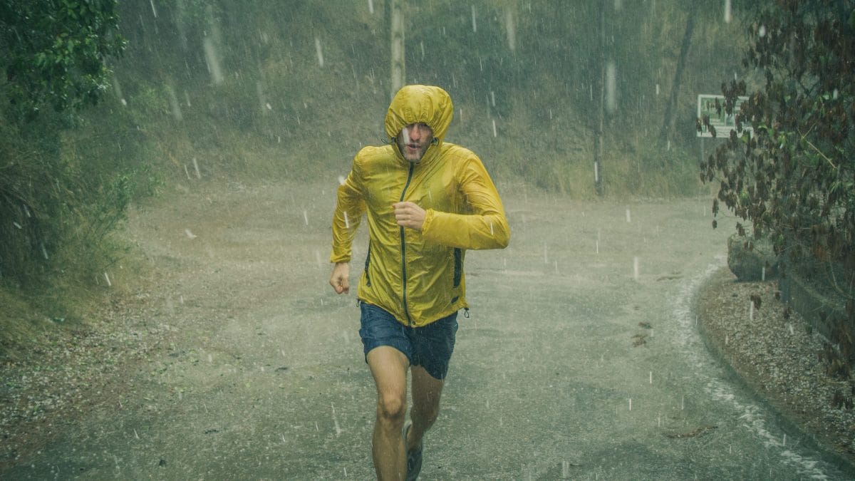 correre o camminare con pioggia