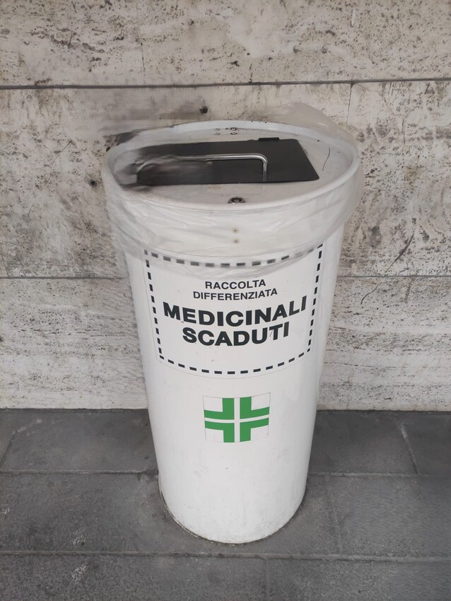 bidone raccolta medicinali scaduti